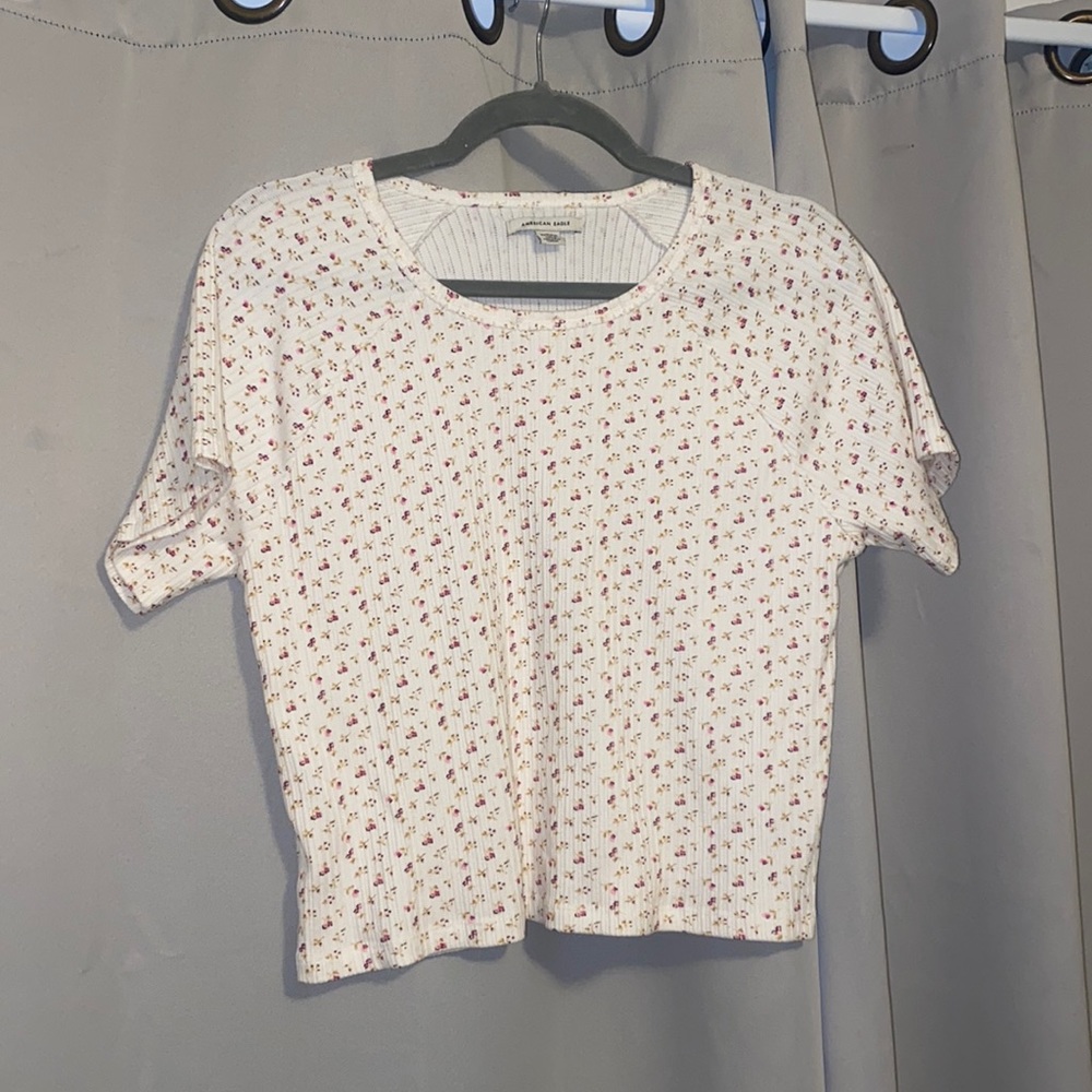 Never worn XL American Eagle floral tee